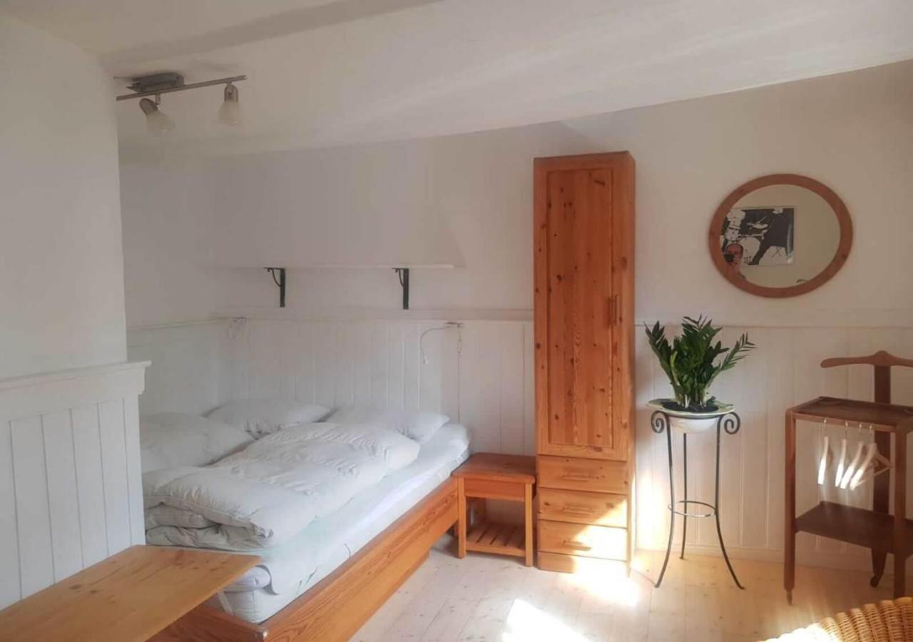 Aeltestes Haus In Quentel - Ferienwohnung 1 Mit Kleinem Garten Lichtenau 外观 照片