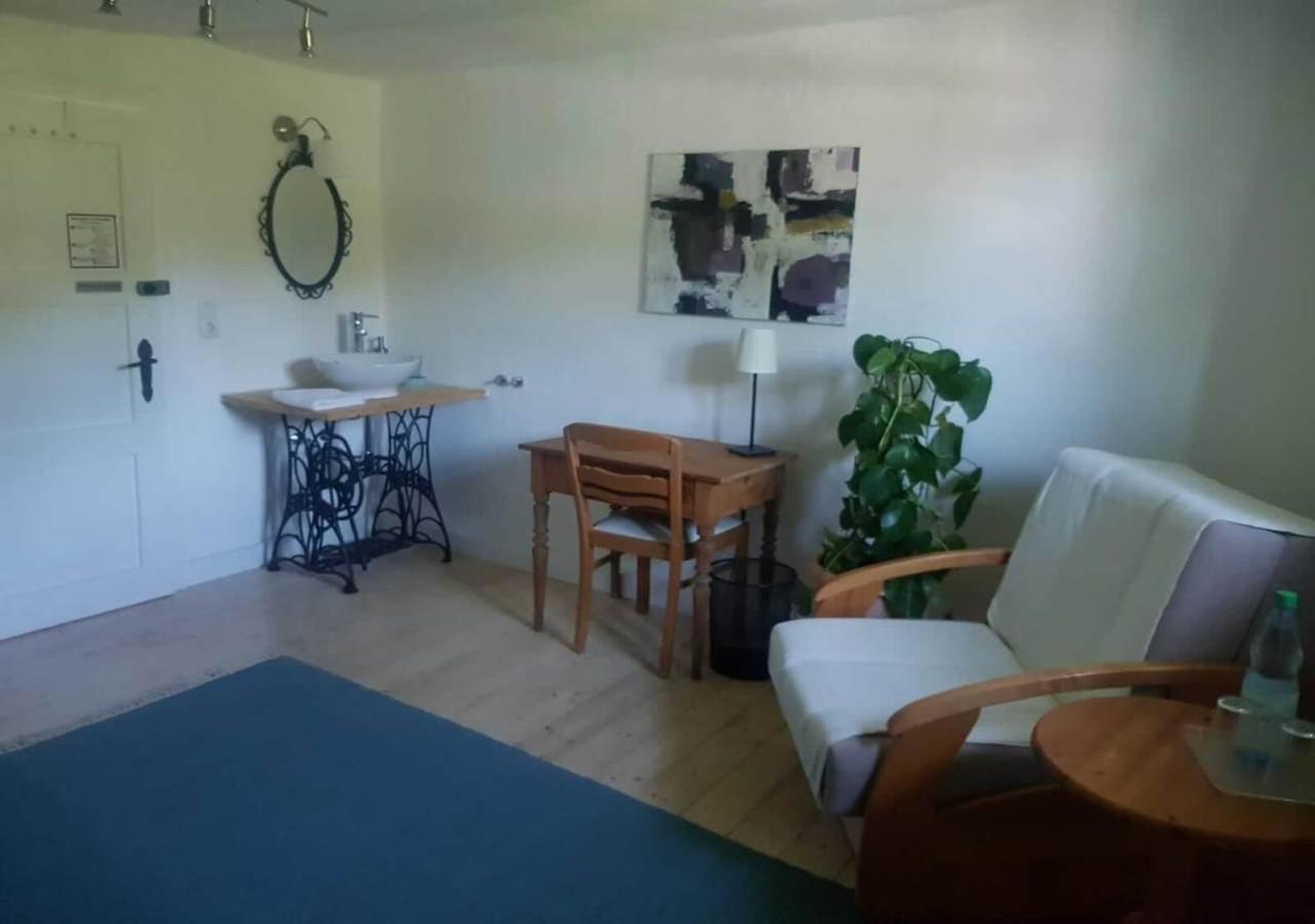 Aeltestes Haus In Quentel - Ferienwohnung 1 Mit Kleinem Garten Lichtenau 外观 照片